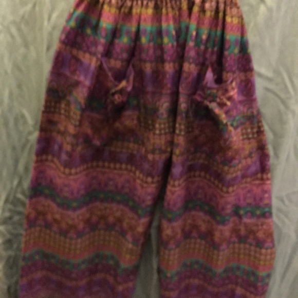 Harem pants in silky soft vibrant cloth - Picture 3 of 4